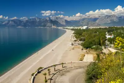 Antalya 17 Milyon Turist Hedefini Aşmaya Hazırlanıyor
