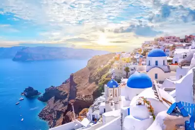 2024'ün İlk Dört Ayında Yunanistan'a Gelen Yabancı Ziyaretçi Sayısında Artış